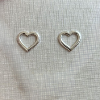 Brinco coração vazado Prata