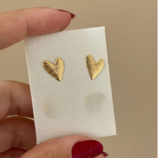 Brinco coração texturizado